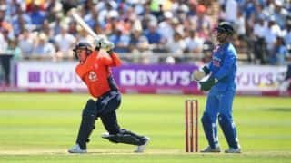 India restrict England to 198 despite blazing start